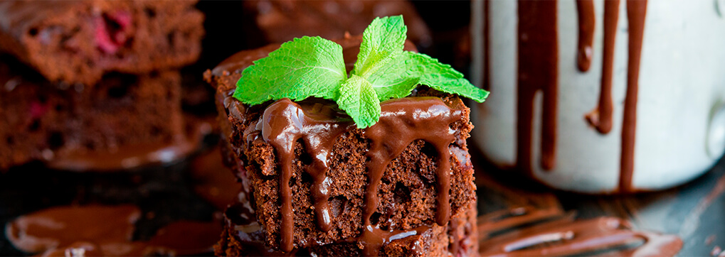 The flavor of dark chocolate with mint is commonly used in desserts